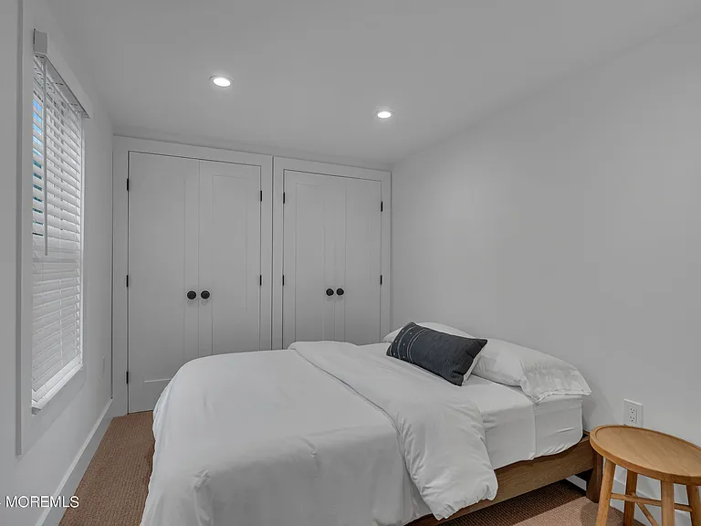 64 Webb Ave — Photo 15