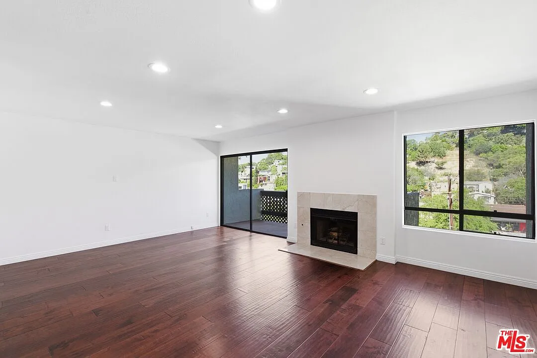 Building Photo - 2018 Griffith Park Blvd #203