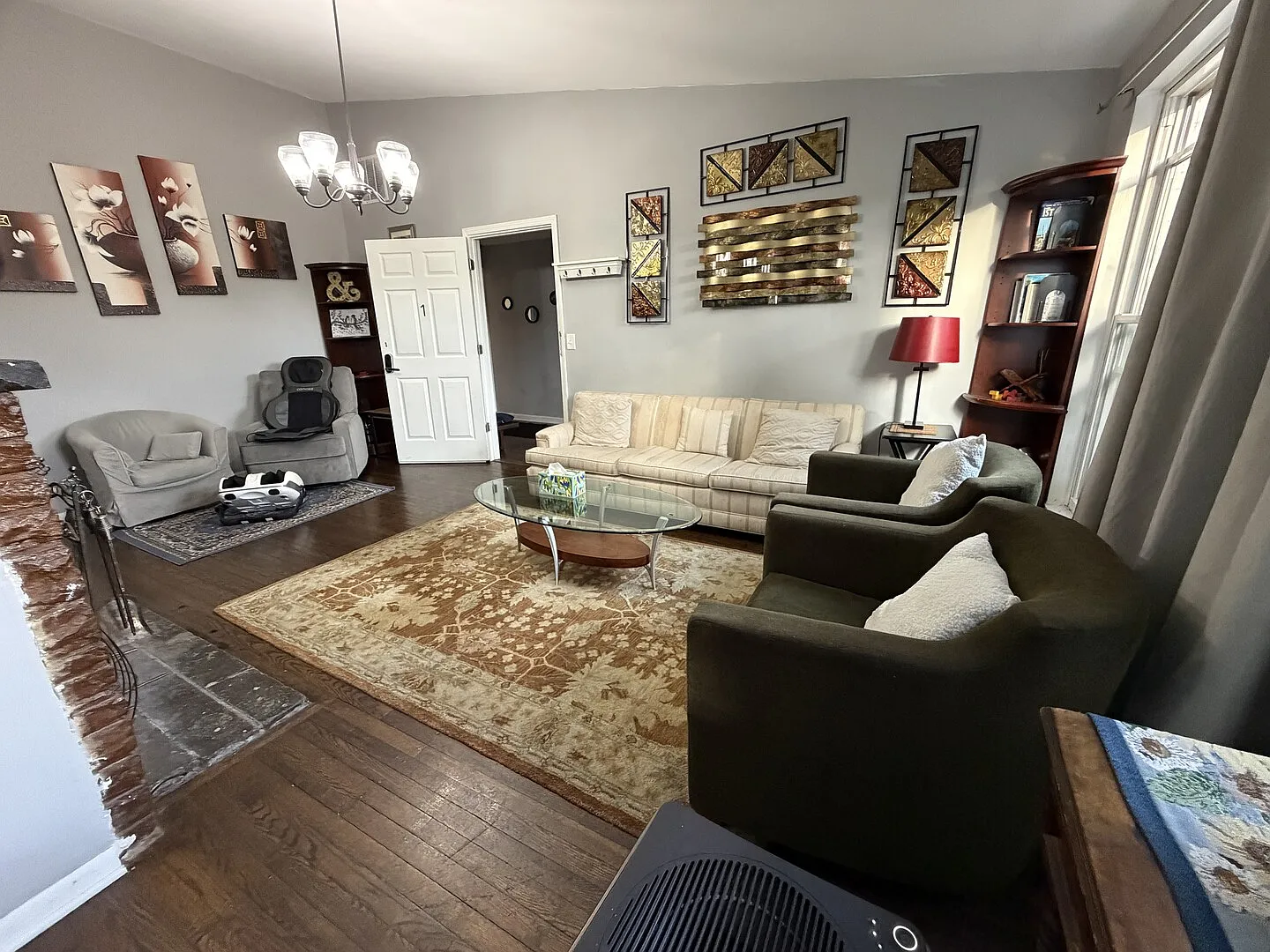 Greenleaf Dr — Photo 1