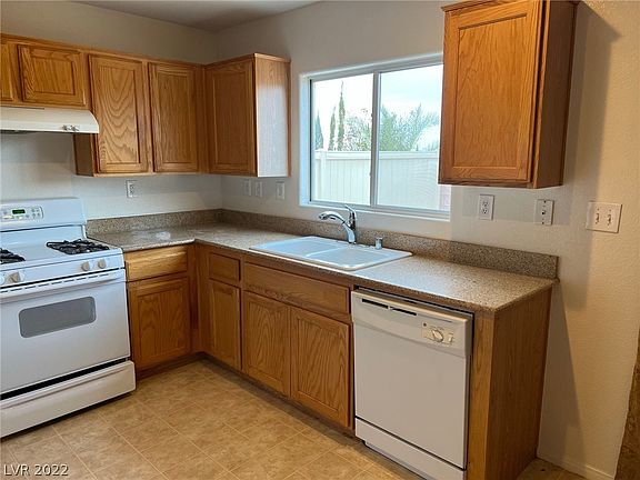 3rd image of 7490 Desert Lupine St