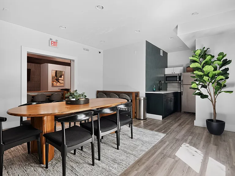 Ridgeway Place — Photo 32
