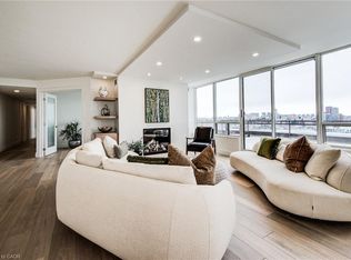 4 Willow St #1601, Waterloo, ON N2J4S2