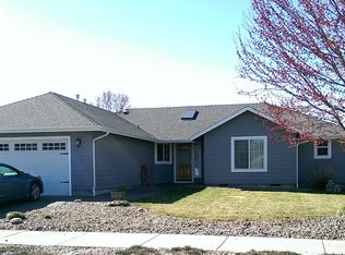 2682 Esther Ln, Grants Pass, OR 97527