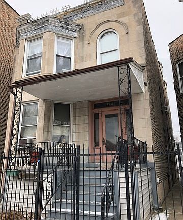 2nd image of 4740 N Ashland Ave