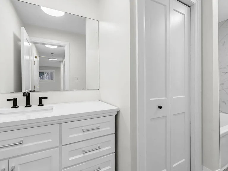 77 Lancaster St W #5 — Photo 3