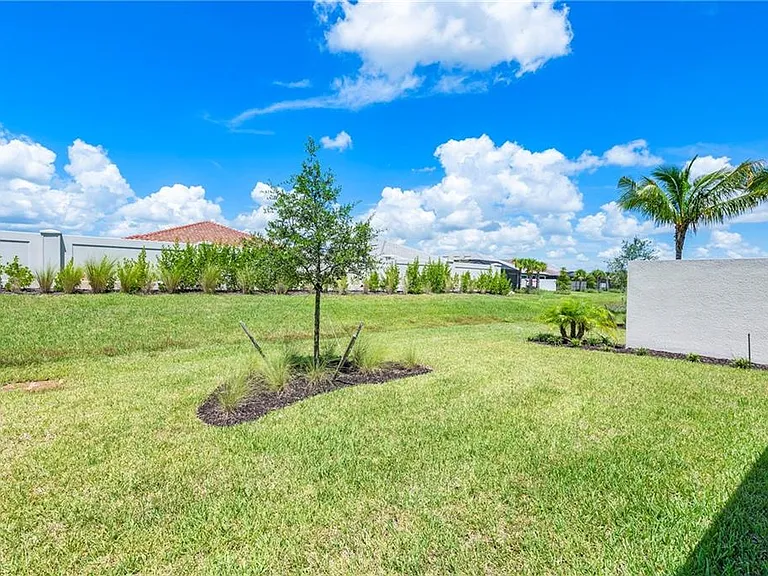 17434 Caravita Ln — Photo 27