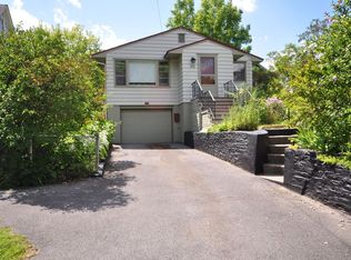 212 Burnet Park Dr, Syracuse, NY 13204