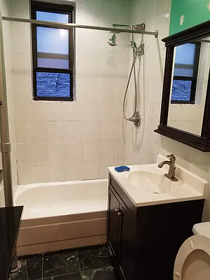 Rented by Lang Realty LLC | media 9