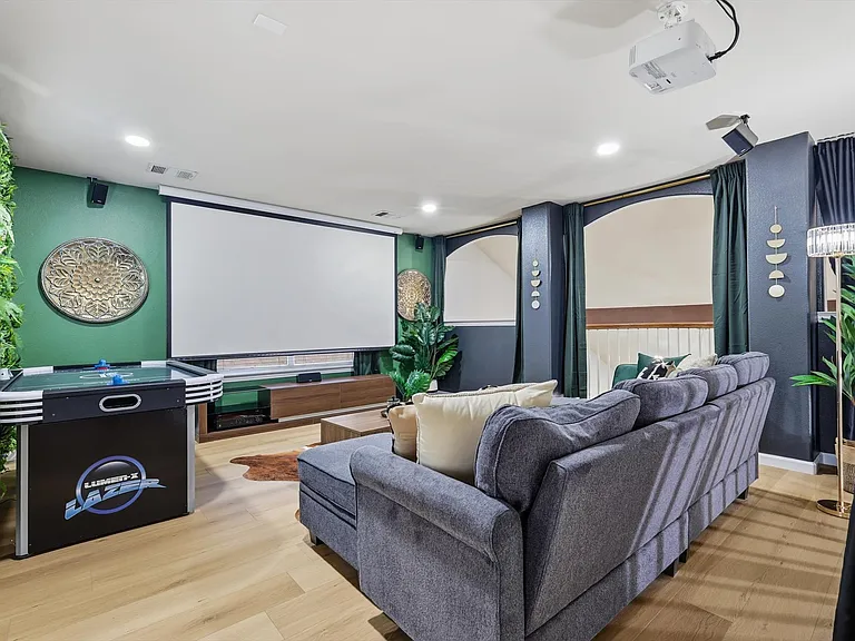 2831 Rosewood Blvd — Photo 4