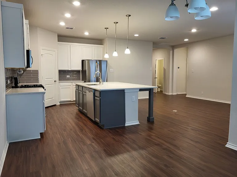 6934 Shiraz Way — Photo 12