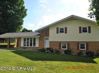 1500 English Forest Rd, Pulaski, VA 24301