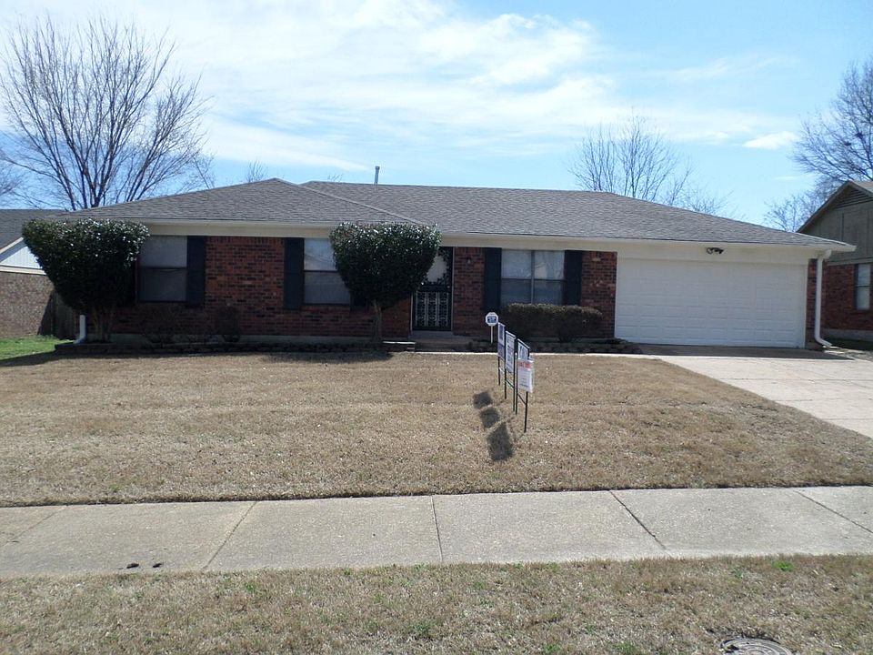 1st image of 6807 Smokey Ln