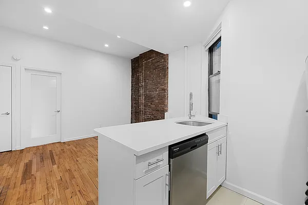 Rented by REAL New York | media 14