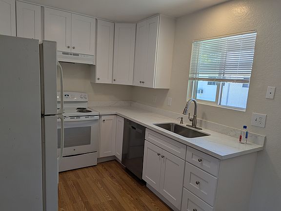2nd image of 877 Sonoma Ave APT 8
