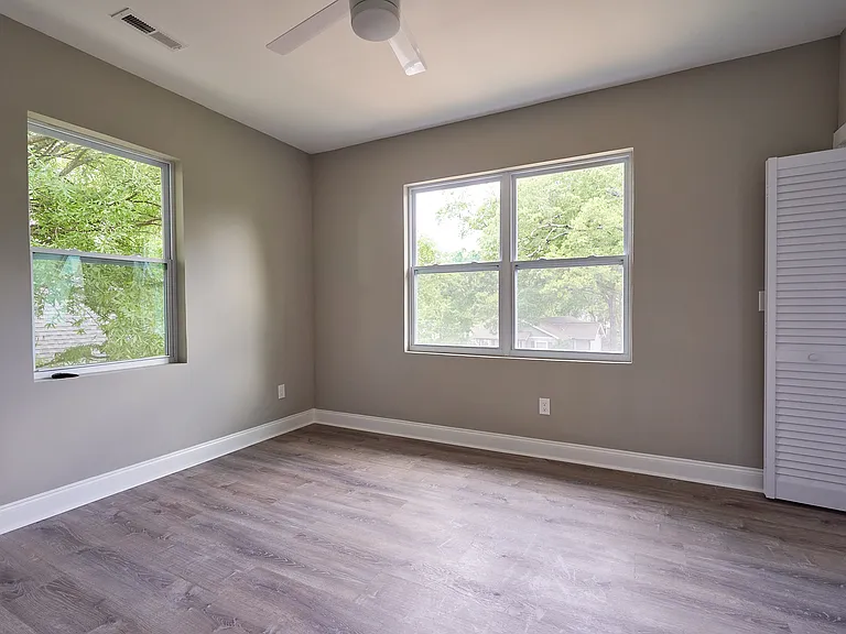 217 Circle Ave #1 — Photo 5