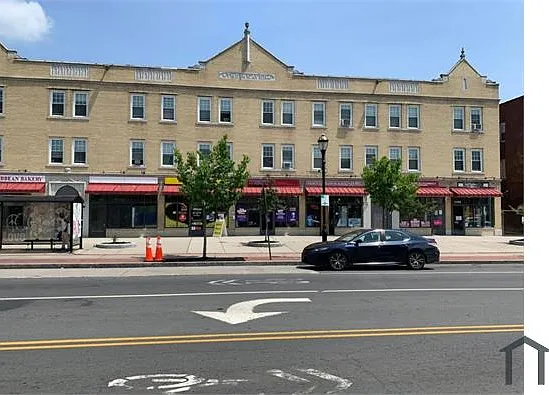 2 bed, 600 sqft, $1,750 — Photo 2