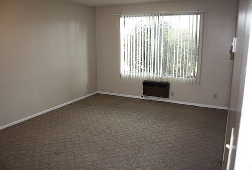 2nd image of 1920 N Marianna Ave APT 207
