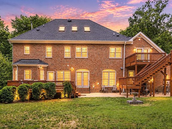 3rd image of 10108 Clairbourne Pl