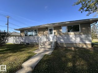 7504 77th Ave NW, Edmonton, AB T6C 0K5