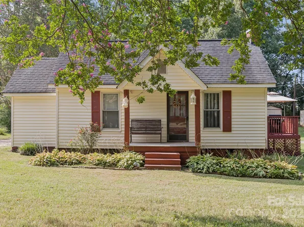 107 Easy St, Concord, NC 28027