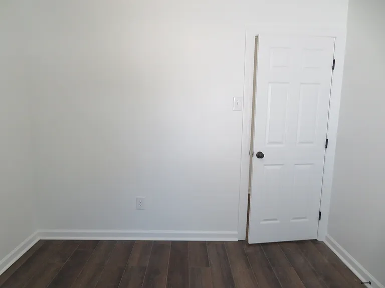 7895 Pavilion Dr — Photo 32