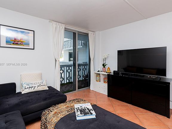 5th image of 1020 Meridian Ave APT 314