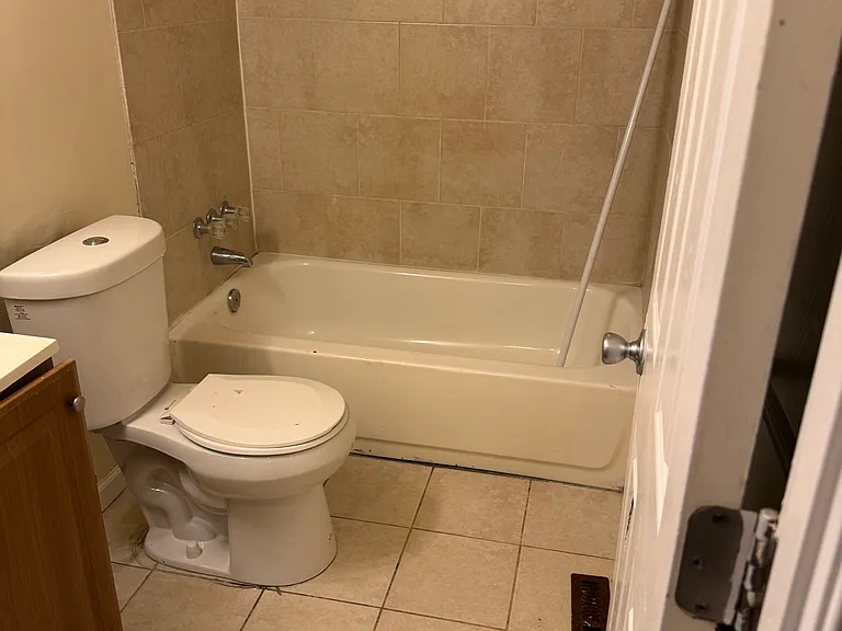 5611 The Alameda #A — Photo 7