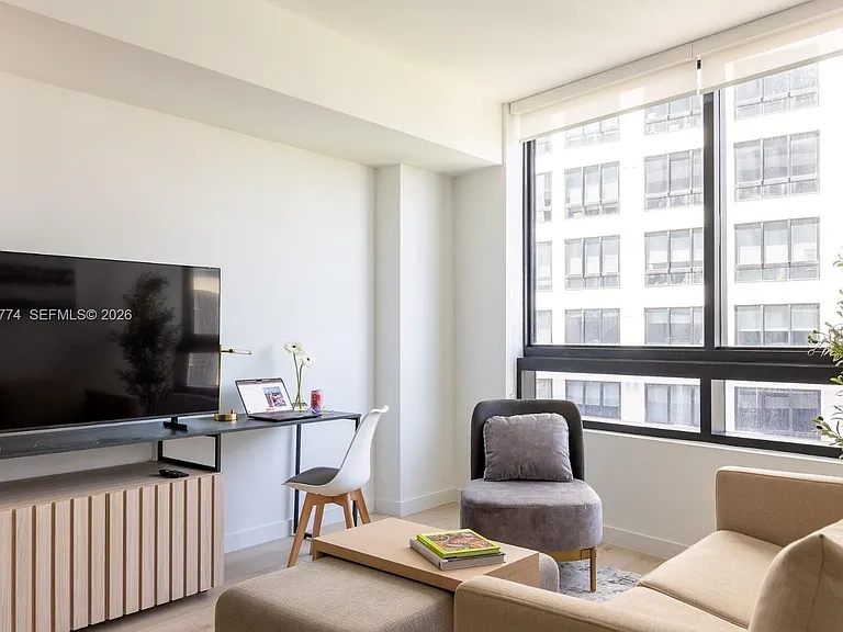 225 N Miami Ave #2304 — Photo 8