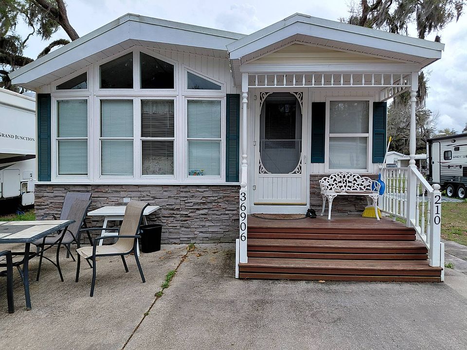 1st image of 36906 Pinochle Dr