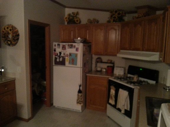 3rd image of 75 Meggan Dr