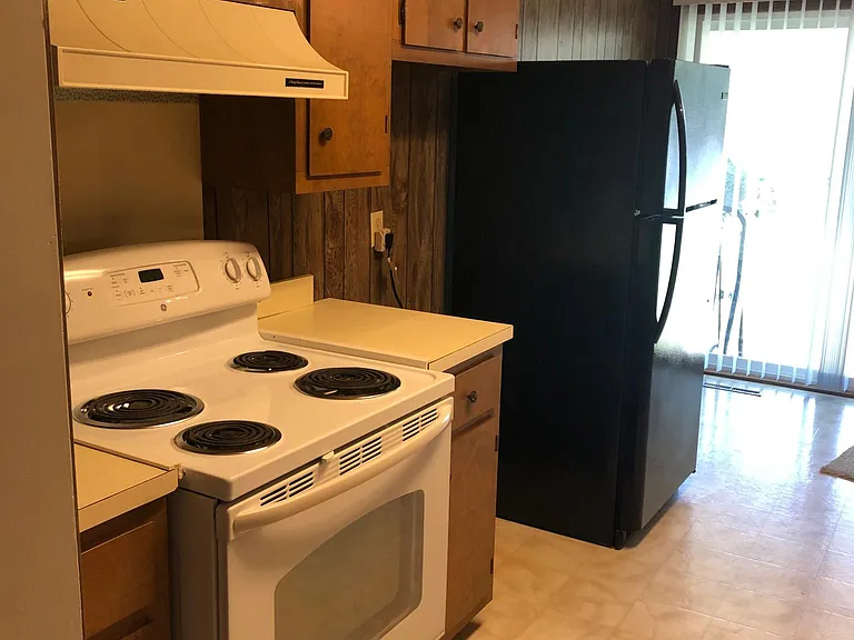 912 Bagwell Dr #1 — Photo 3