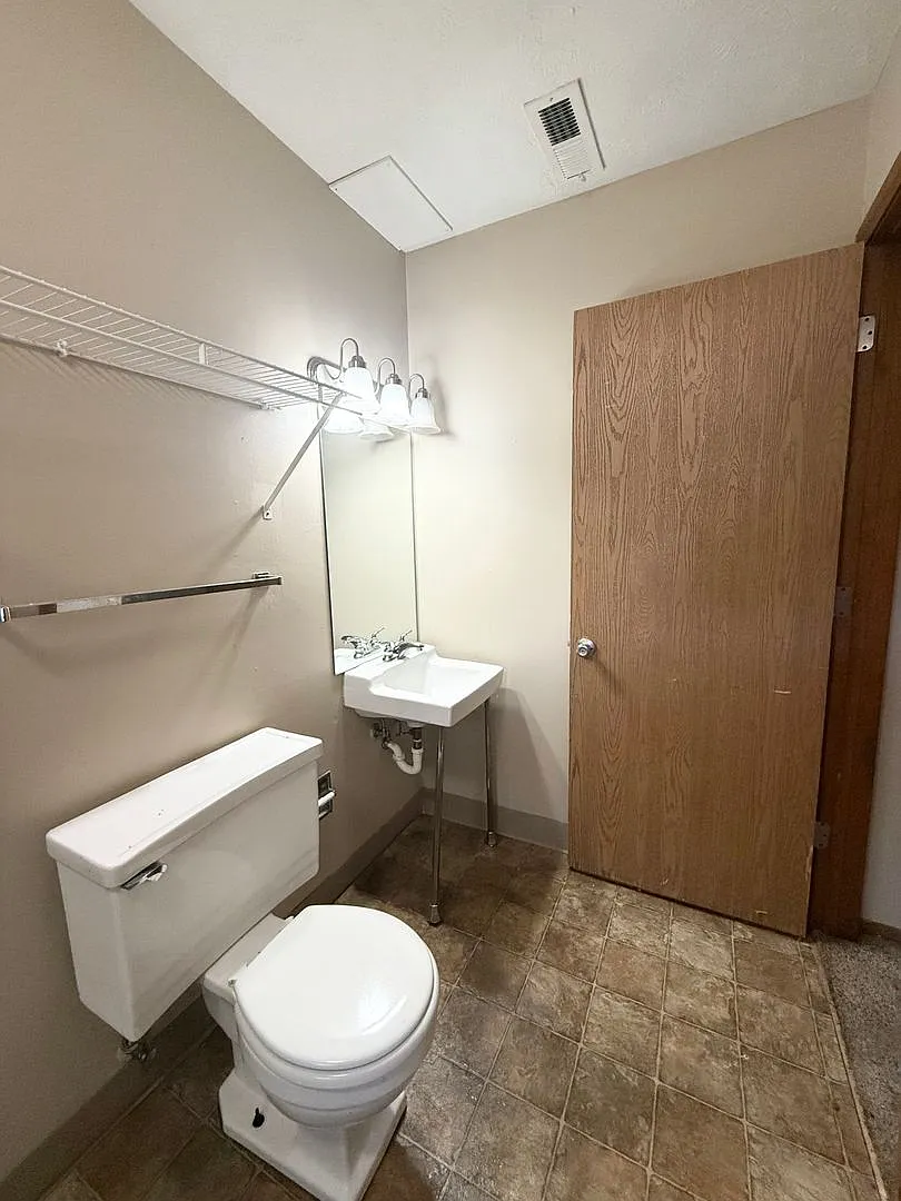 203 W 29th Avenue — Photo 3