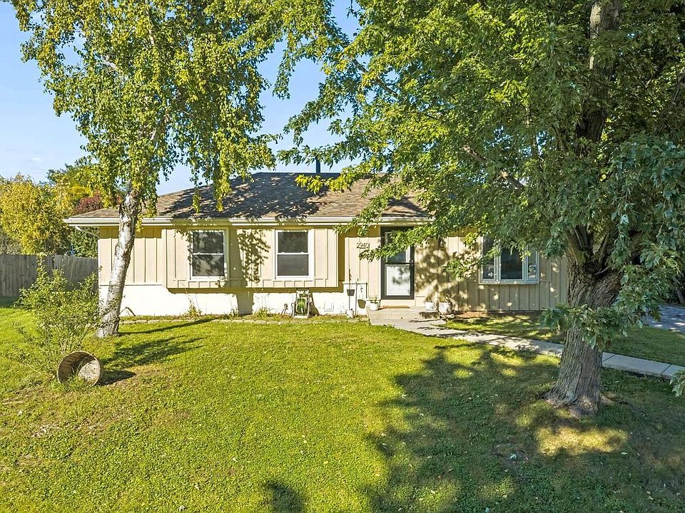 1st image of 2940 Lake Vista COURT