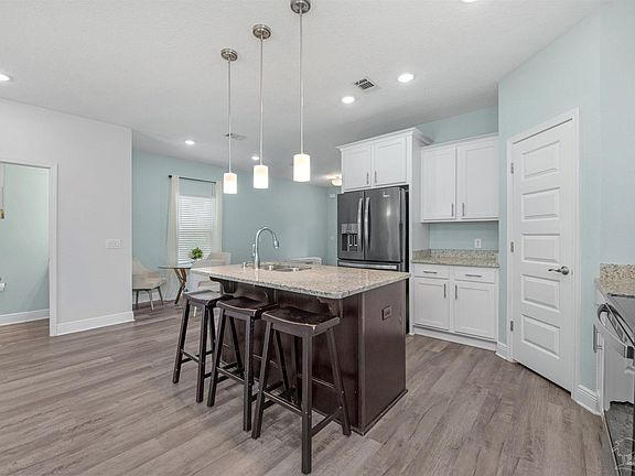 5th image of 5130 Aqua Vista Dr