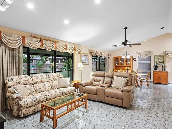 5th image of 8521 NW 51st Ct