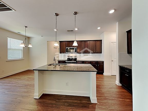 4th image of 8034 Leonine Ct