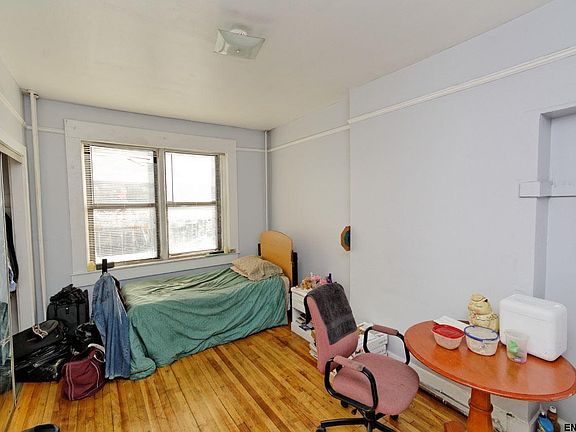 5th image of 117 S Pearl St