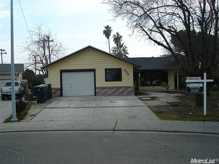226 Portola Way photo 1