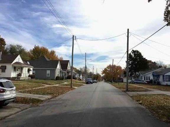 Exterior Neighborhood (street photo)
