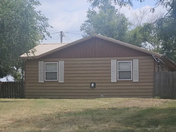 1423 17th St, Great Bend, KS 67530