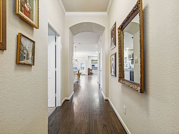 2nd image of 1107 Alpine Dr