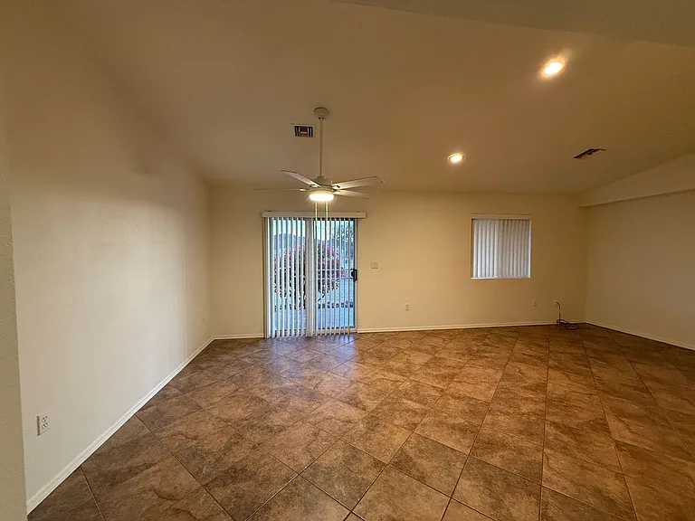 1331 Wapati Dr — Photo 4
