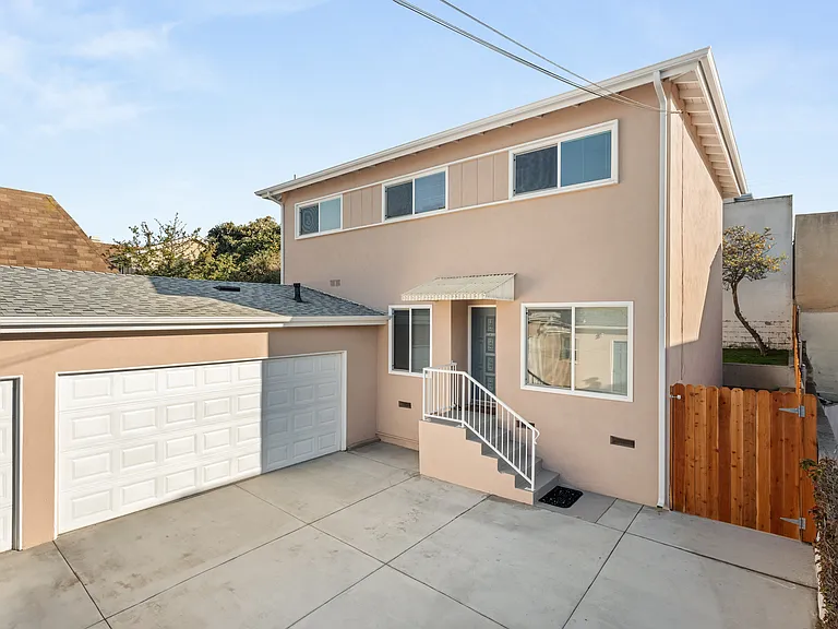 1814 Spreckels Ln — Photo 1