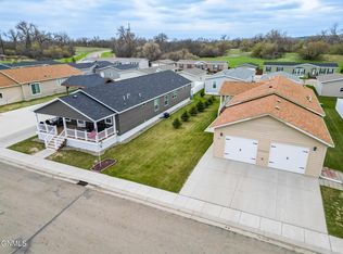 1613 Deerfield Rd SE, Mandan, ND 58554
