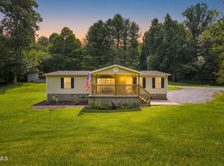 121 Autumn Wood Ln, Elizabethton, TN 37643