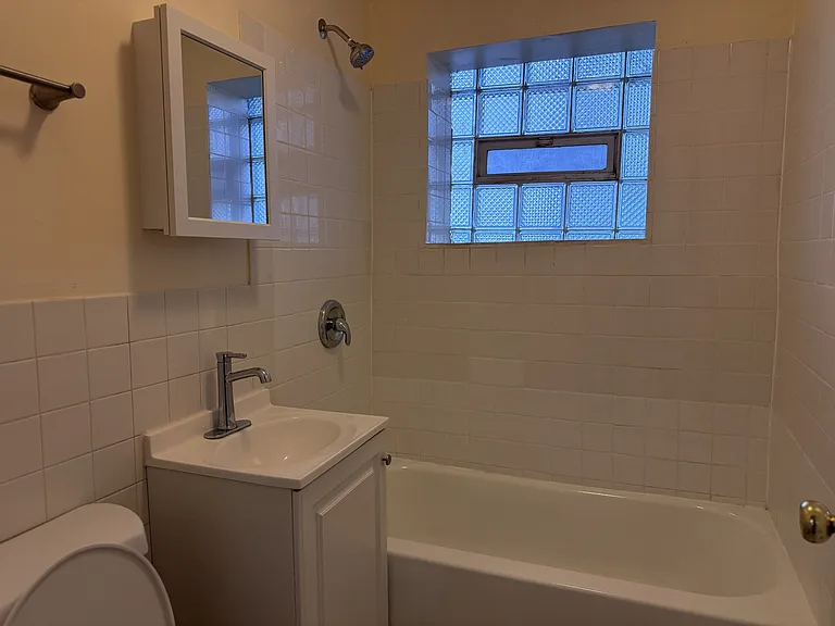 8909 S Cottage Grove Ave #3R — Photo 3