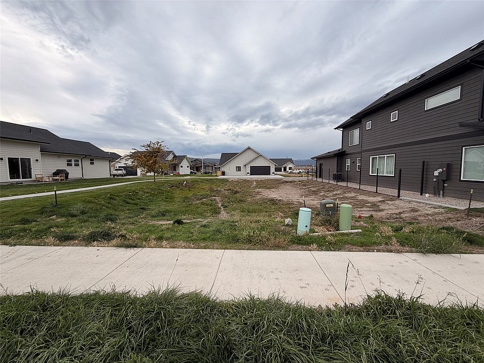 1st image of 626-628 Holstein Way