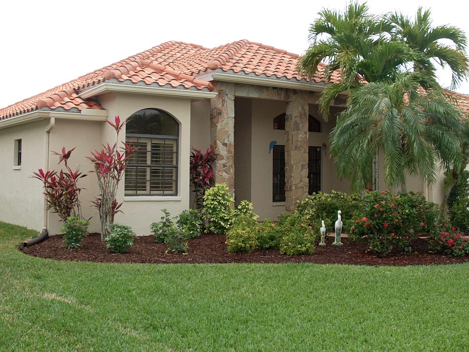 Single Family 3/2, Pool    