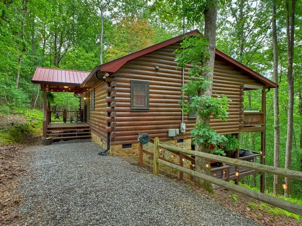 9 Casey Ct, Blue Ridge, GA 30513