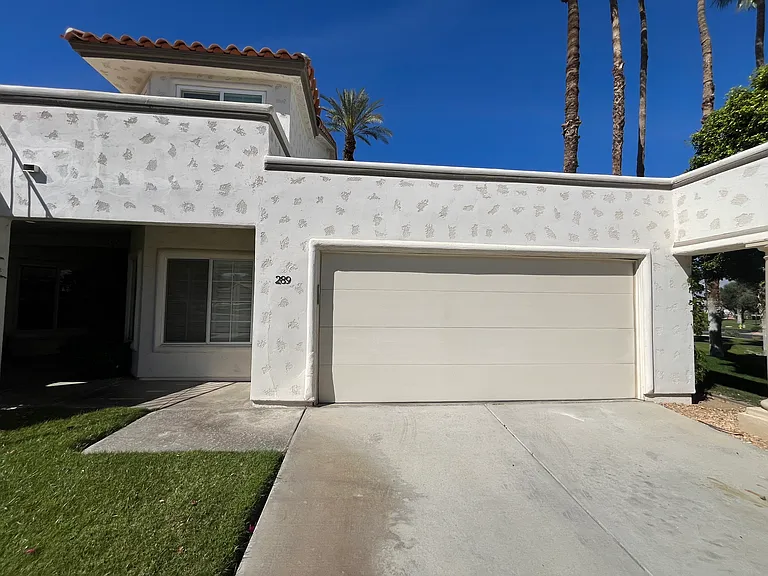 289 Vista Royale Cir W — Photo 34